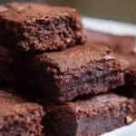 Dessert sans gluten et sans lactose : recette fondante au chocolat 5 Dessert sans gluten et sans lactose au chocolat présenté avec élégance