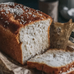 Pain de mie sans gluten : moelleux, simple et maison 5 pain de mie sans gluten moelleux fraîchement tranché