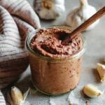 Houmous haricot rouge : la recette sans gluten rapide et onctueuse 5 Houmous haricot rouge sans gluten avec crudités et pain