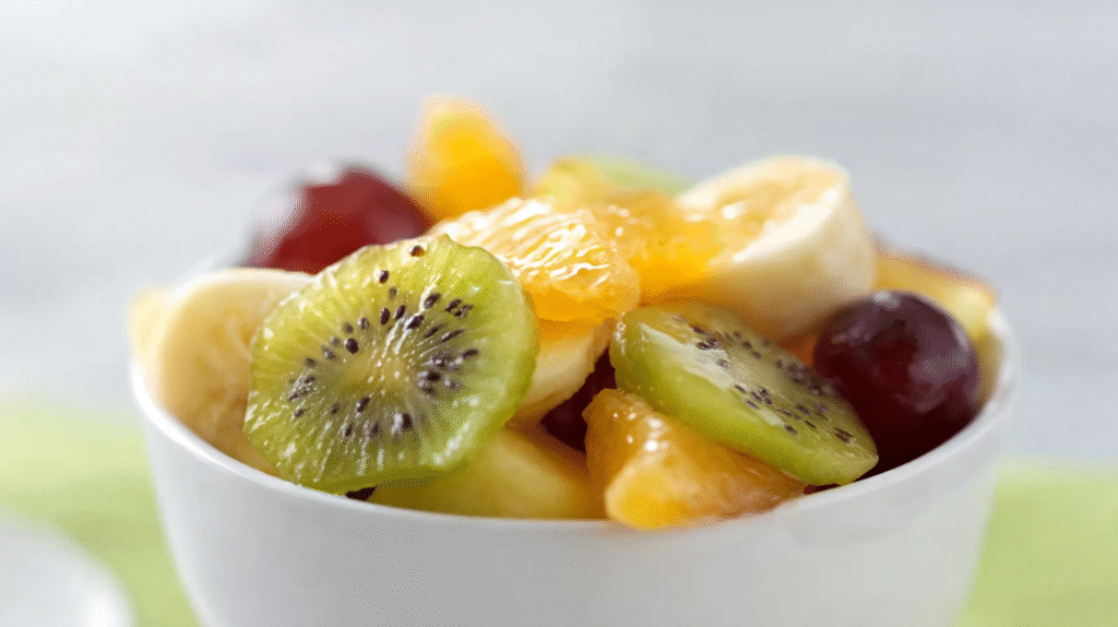 Recette salade de fruits facile et gourmande 7 verrines de salade de fruits servies avec menthe
