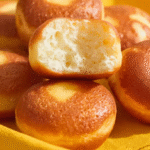 Beignets moelleux au yaourt sans gluten : recette facile et ultra gourmande 5 Beignets moelleux au yaourt sans gluten saupoudrés de sucre glace