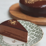 Gâteau Trianon sans gluten : Royal fondant et facile à faire 5 Gâteau trianon sans gluten élégant avec mousse chocolat et dacquoise