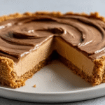 Tarte Moka Sans Cuisson : Dessert sans gluten facile et fondant 5 Tarte Moka Sans Cuisson sur table rustique
